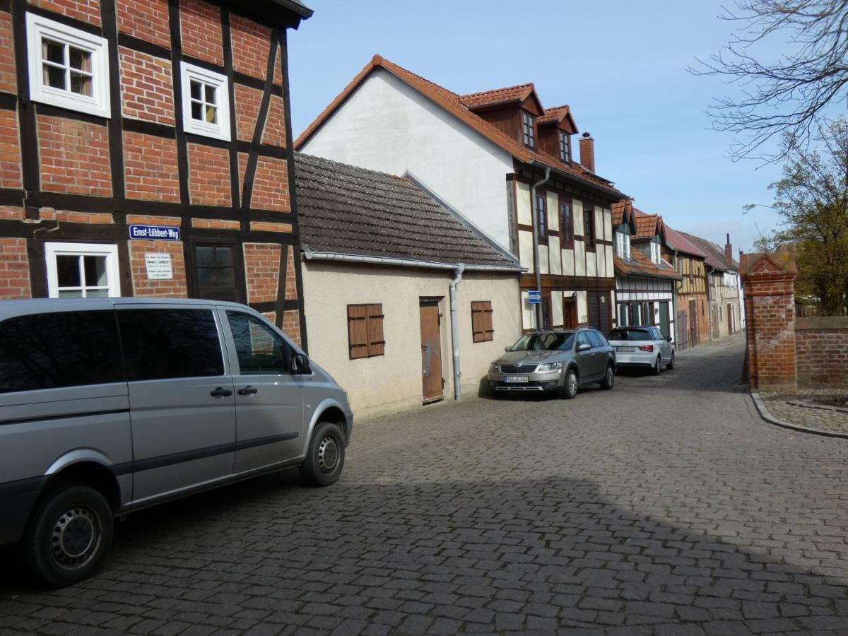 Ferienwohnung Am Schloss Reuterstadt Stavenhagen Exteriör bild