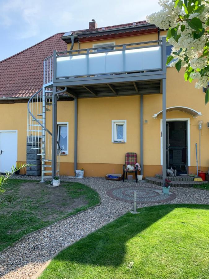 Ferienwohnung Am Schloss Reuterstadt Stavenhagen Exteriör bild