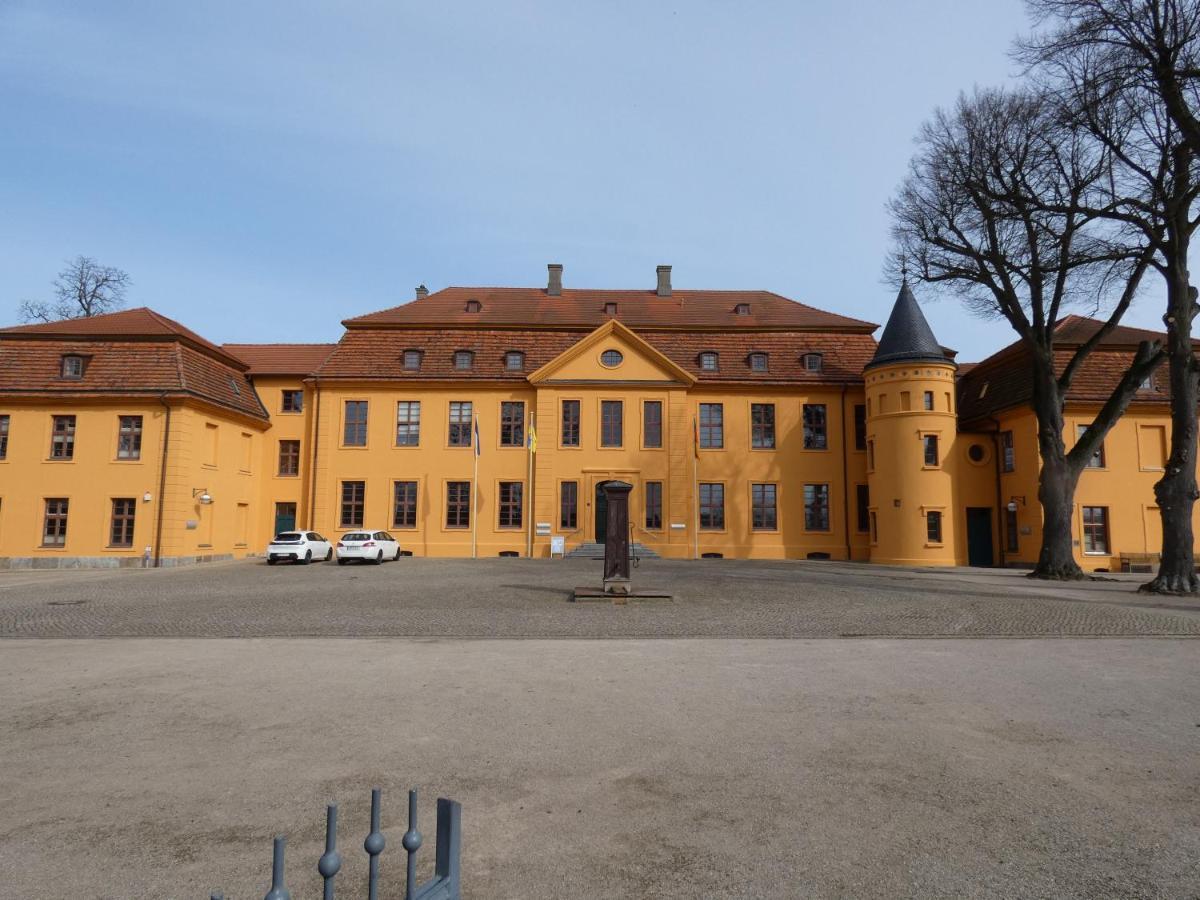 Ferienwohnung Am Schloss Reuterstadt Stavenhagen Exteriör bild